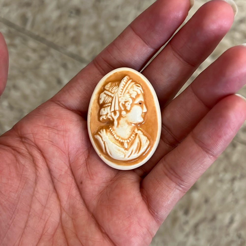 Vintage Woman Oval Brooch